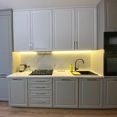 Apartament Apatrment In Khmelnytsky Street Natasha Lwów Zewnętrze zdjęcie